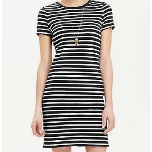 Old Navy Dresses & Skirts - Old Navy Women’s Black and White Striped Tee Shirt Dress. Size Medium
